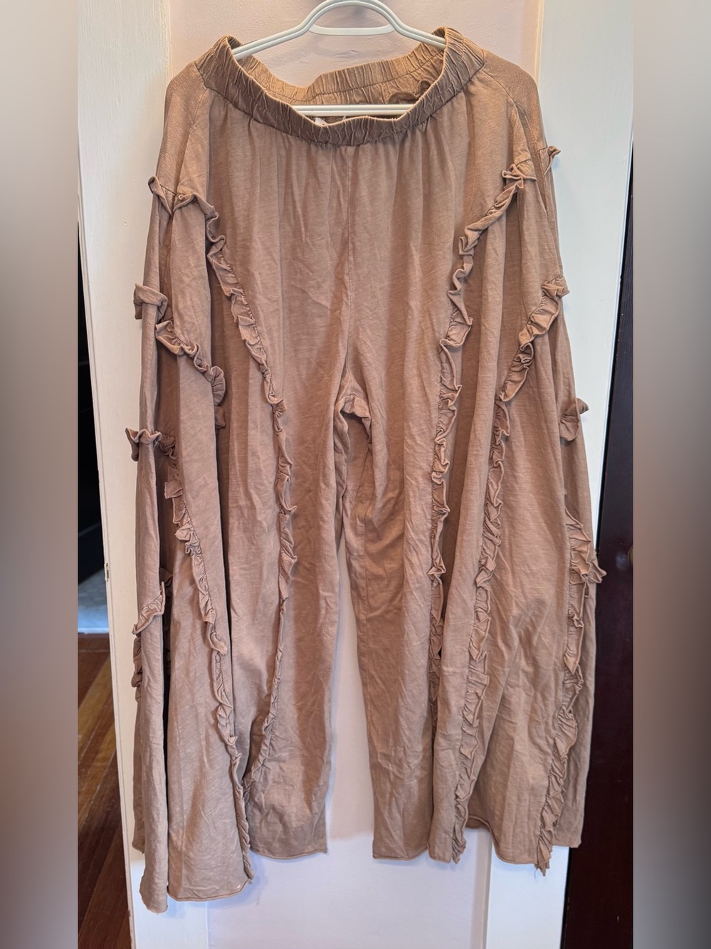 Oli & Hali Woman’s Mocha Mineral Washed Ruffle Detail Wide Leg Pants - Small - Picture 3 of 8